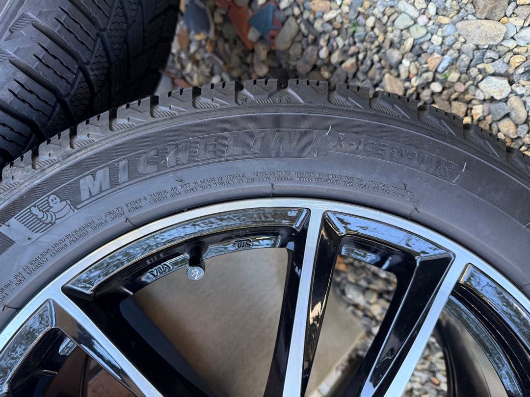 ④メルセデスE300用245/45 R18 ミシュランスタッドレスMAKホイール