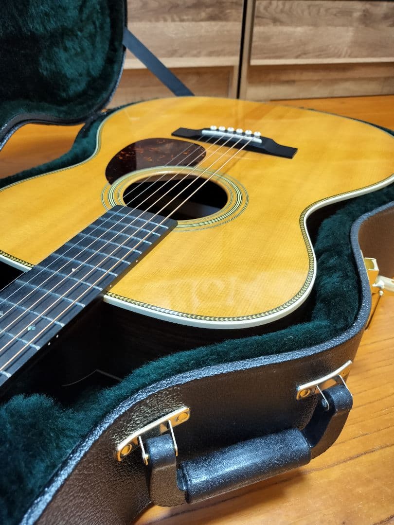 緊急☆売切価格☆　MartinOM-28 2019年製