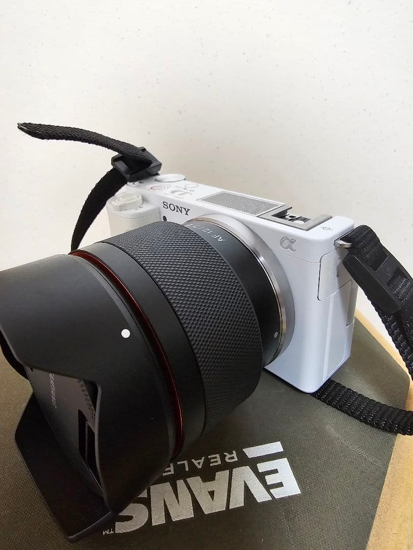 デジタルカメラ VLOGCAM ZV-E10 + Samyang AF 12mm f/2 E