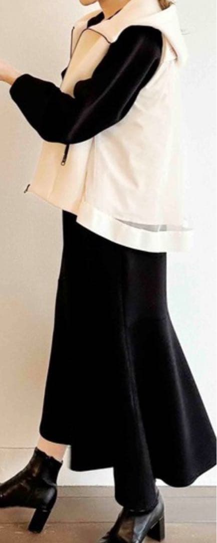 LUGIVAルギヴァ♪ バックフレアダンボールベスト　モチモチ素材