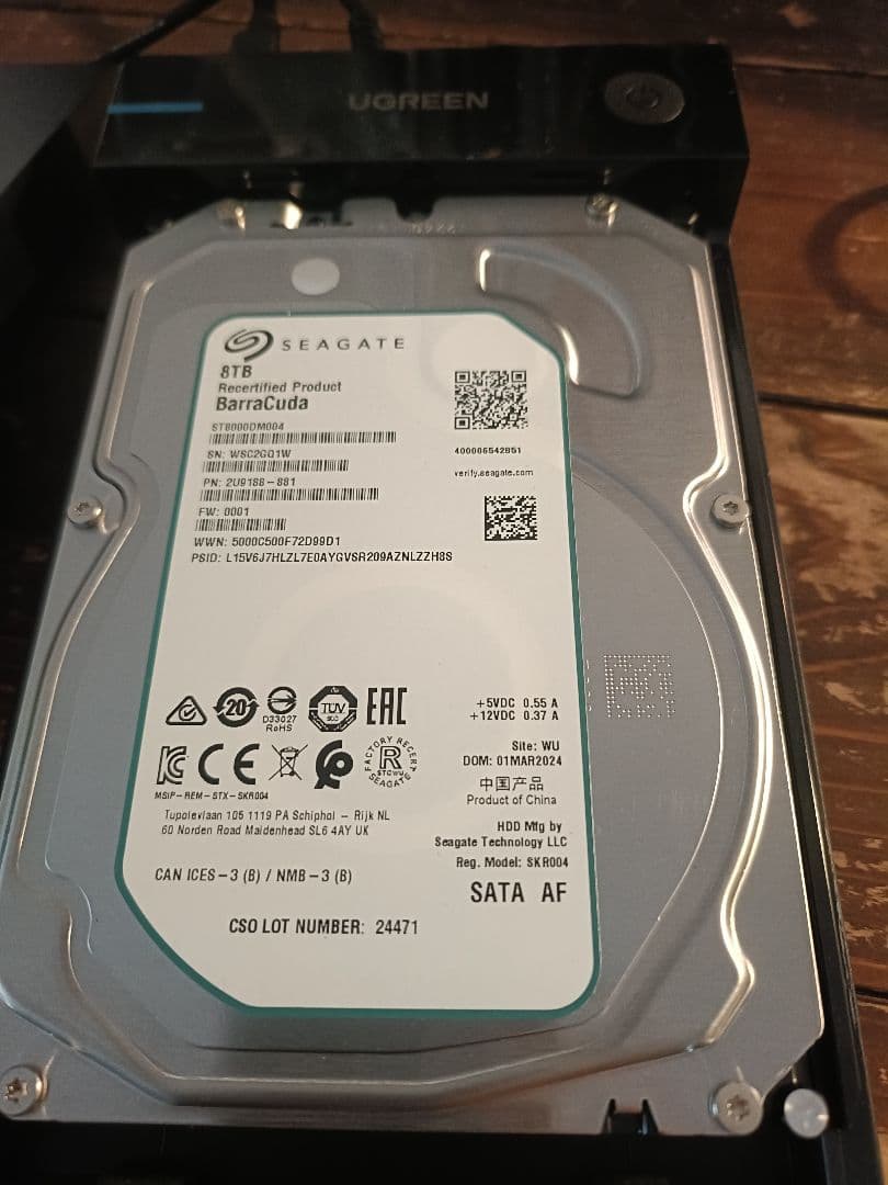 Seagate Barracuda 8TB+外付けUSBストレージケース付き