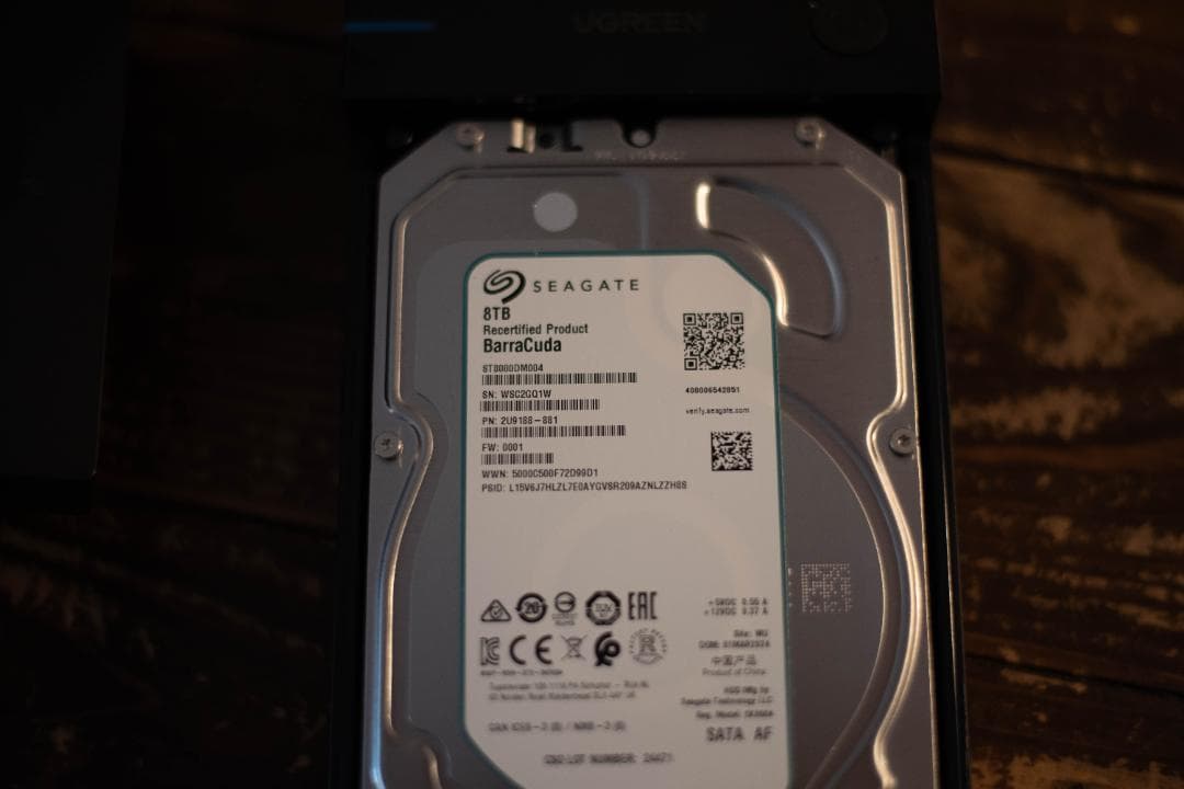 Seagate Barracuda 8TB+外付けUSBストレージケース付き