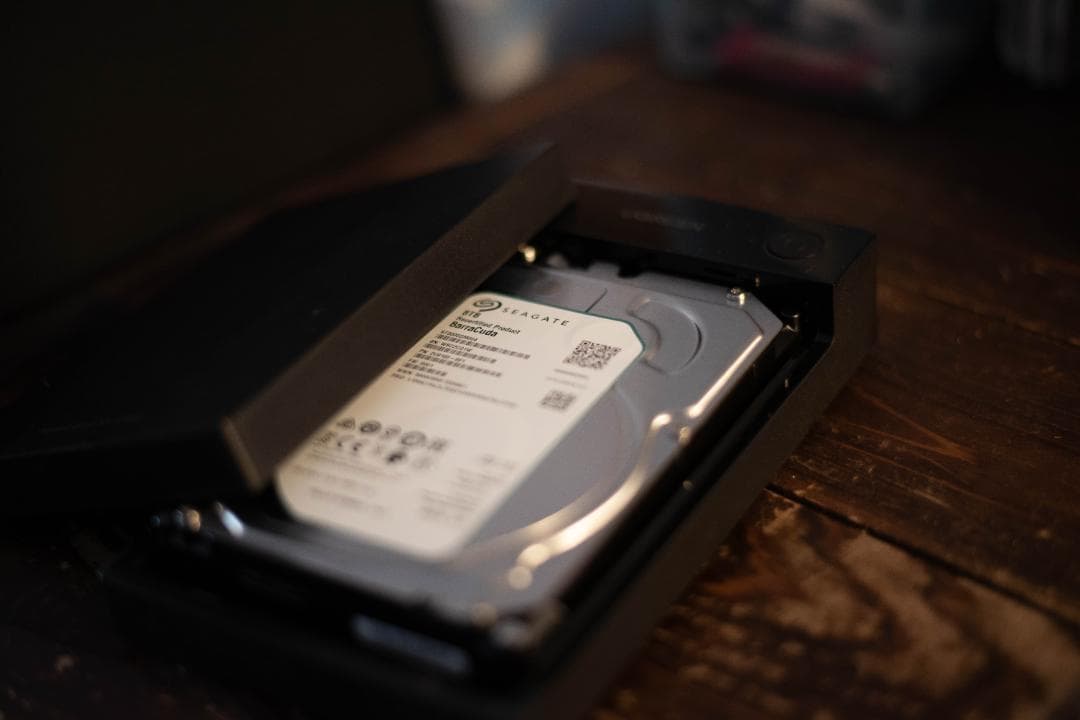 Seagate Barracuda 8TB+外付けUSBストレージケース付き
