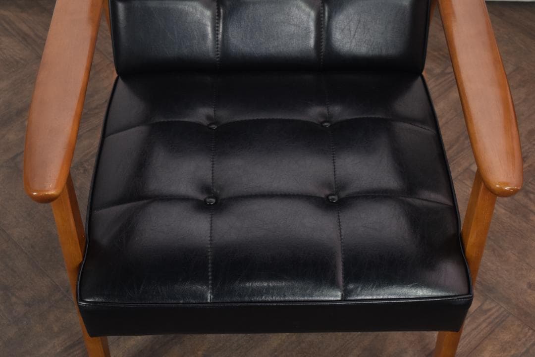 展示品　カリモク60 Kチェア スタンダードブラック　 W36170BW　13A