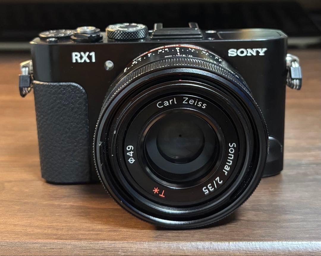 デジタルカメラ SONY RX1 Carl Zeiss 35mm f/2.0