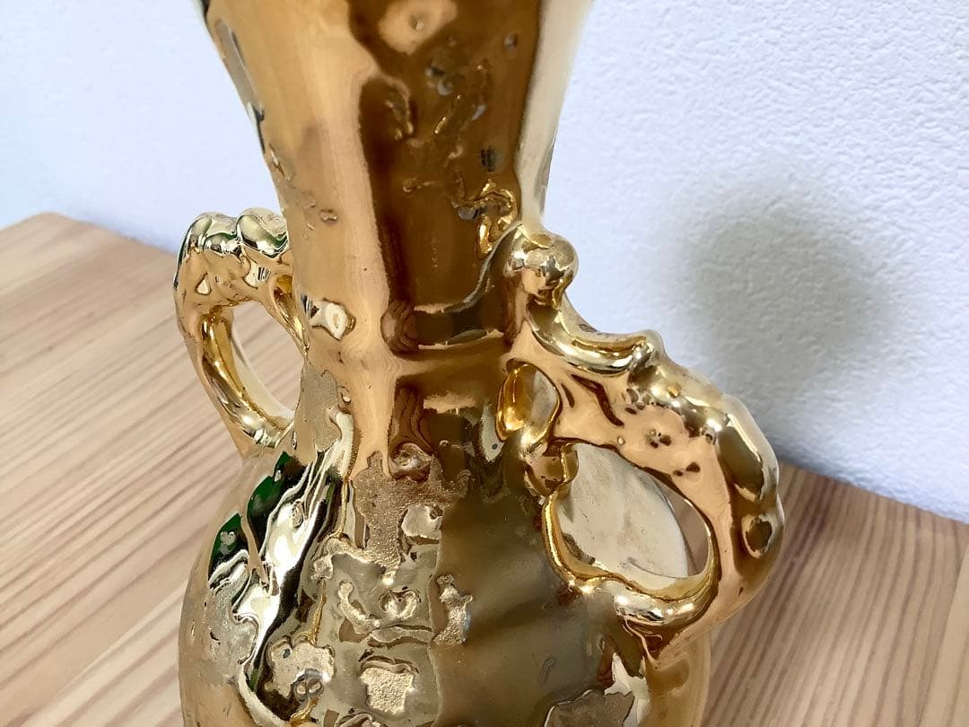 22金と24金の陶器花瓶2点セットプラス外国銀貨【合計4点】