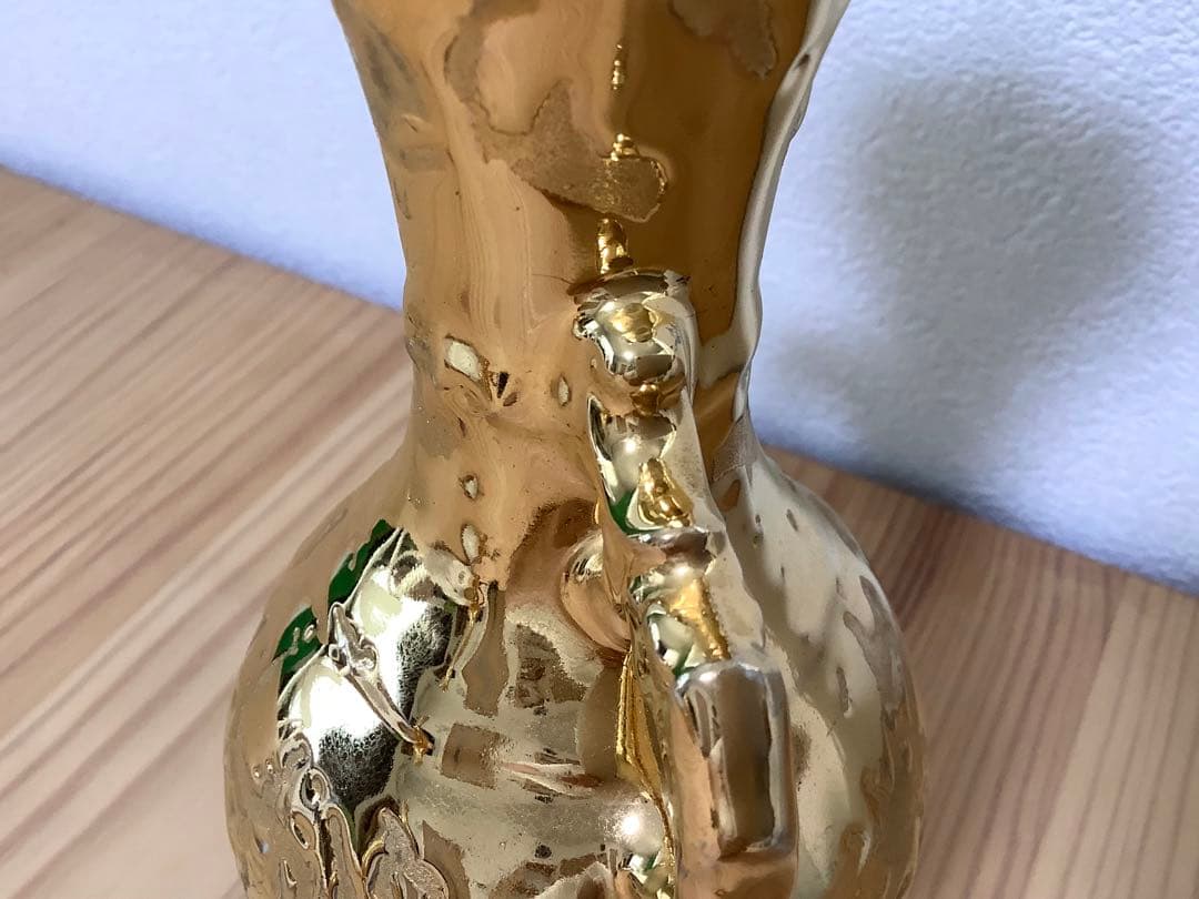 22金と24金の陶器花瓶2点セットプラス外国銀貨【合計4点】