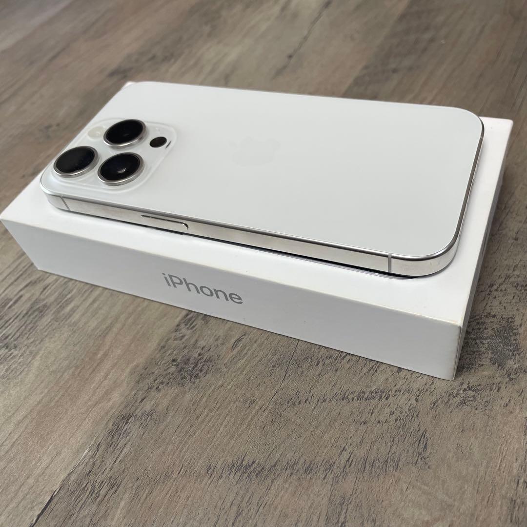 【美品】iPhone15Pro 128GB SIMフリー