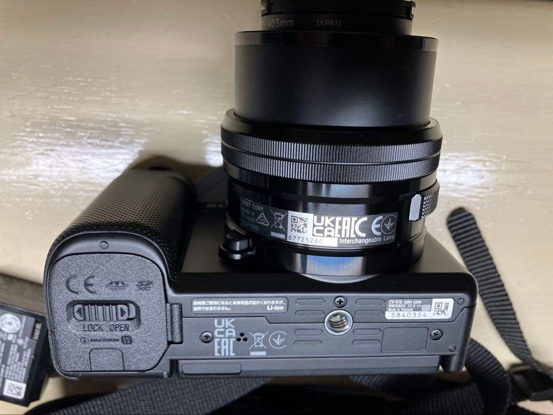 ひ*お様 ★美品SONY ZV-E10(24,5,18購入)純正予備バッテリー付