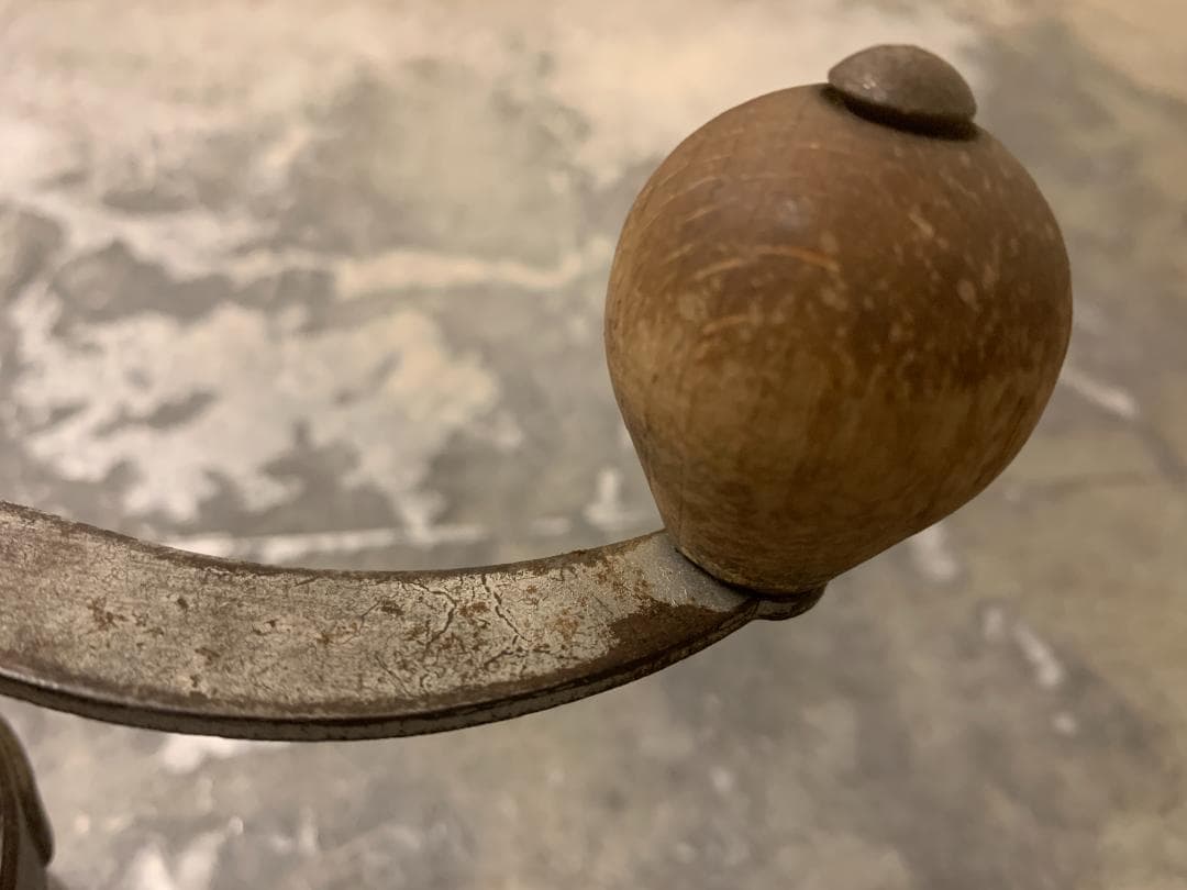 フランス アンティーク　コーヒーミル　Peugeot プジョー G1