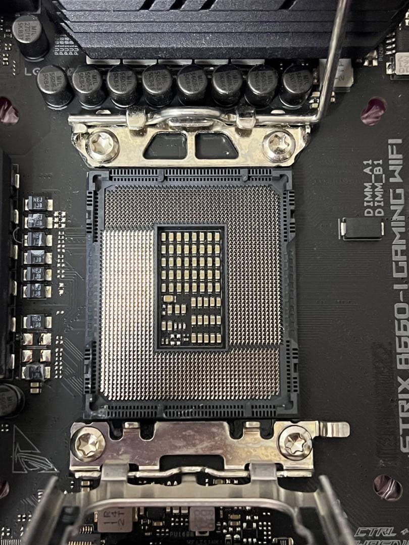 ASUS ROG STRIX B660-I GAMING WIFI マザーボード