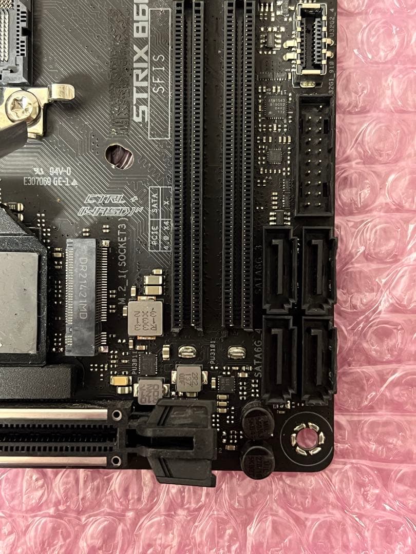 ASUS ROG STRIX B660-I GAMING WIFI マザーボード