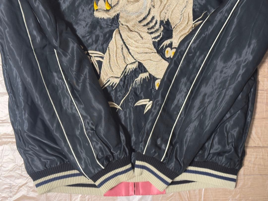 【一時的に値下げ】2022年秋冬 テーラー東洋 スカジャン サテン 龍 白虎