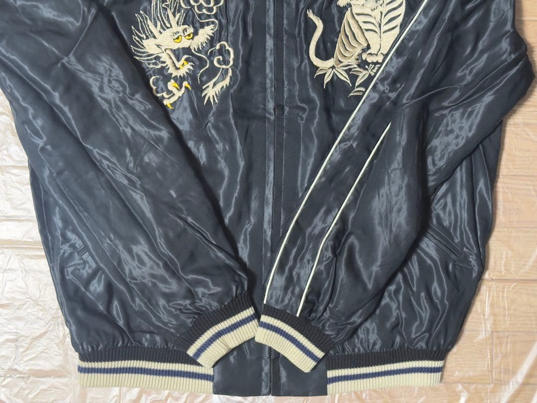 【一時的に値下げ】2022年秋冬 テーラー東洋 スカジャン サテン 龍 白虎