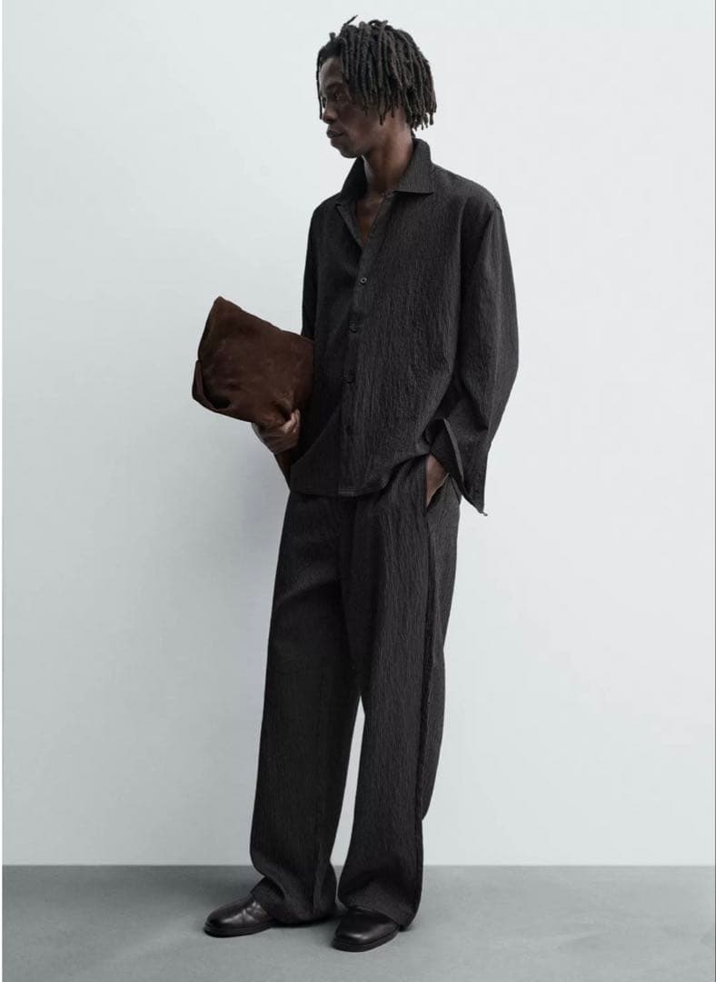 い*き様 【新品】ZARA ストライプ柄フルイドシャツ　ブラック S