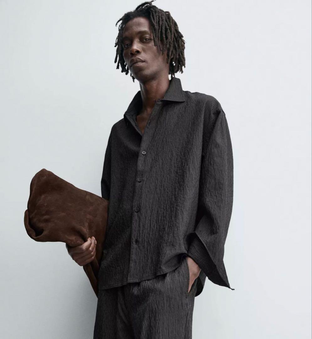 い*き様 【新品】ZARA ストライプ柄フルイドシャツ　ブラック S