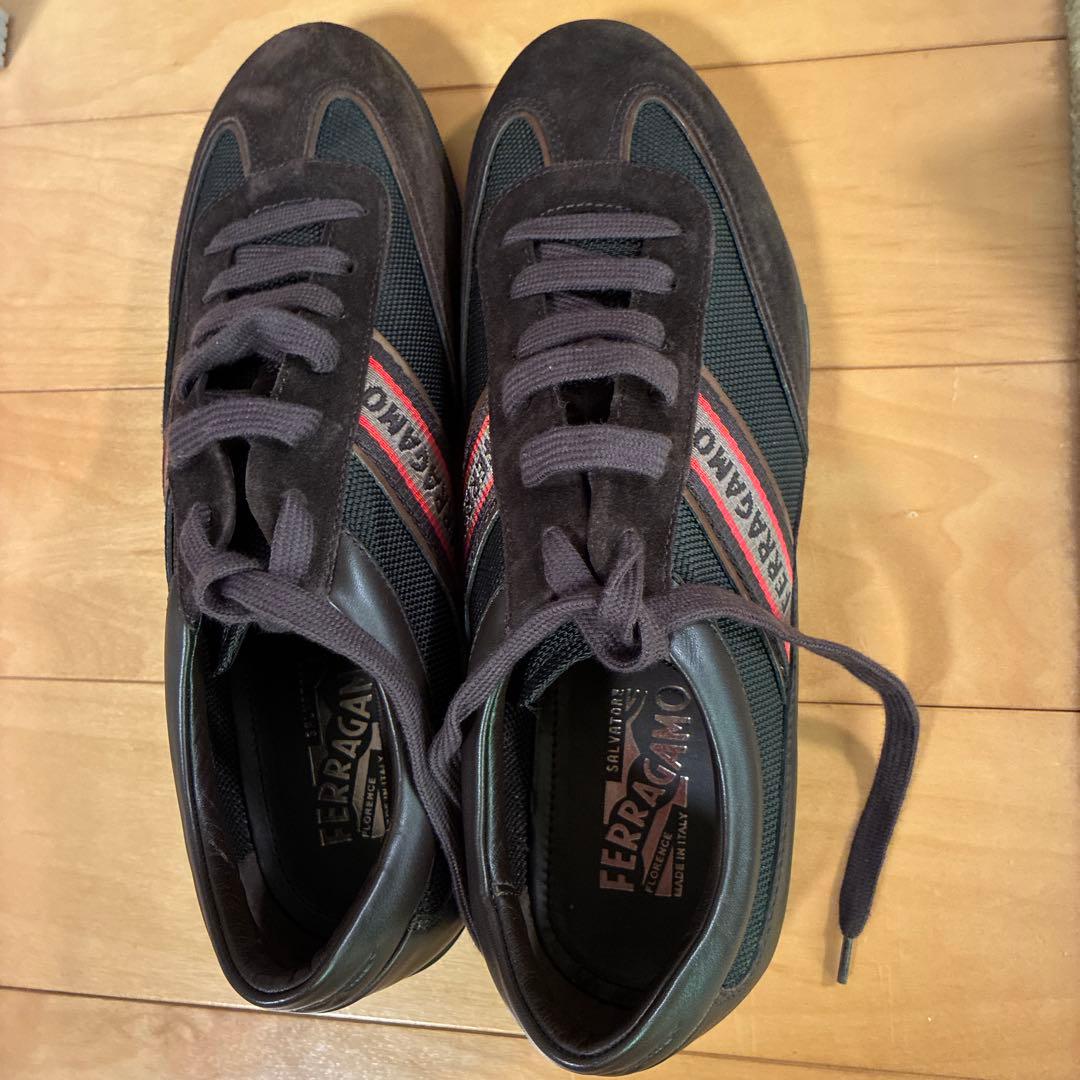 フェラガモ　スニーカー　　8 1/2 新品　ブラウン