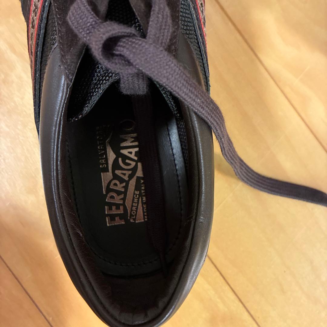 フェラガモ　スニーカー　　8 1/2 新品　ブラウン