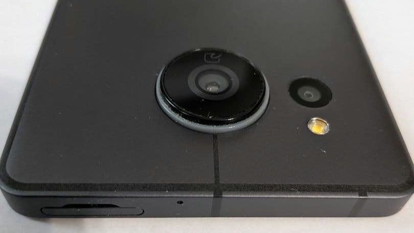 美品AQUOS sense7 plus ブラック SDカード(16GB)進呈