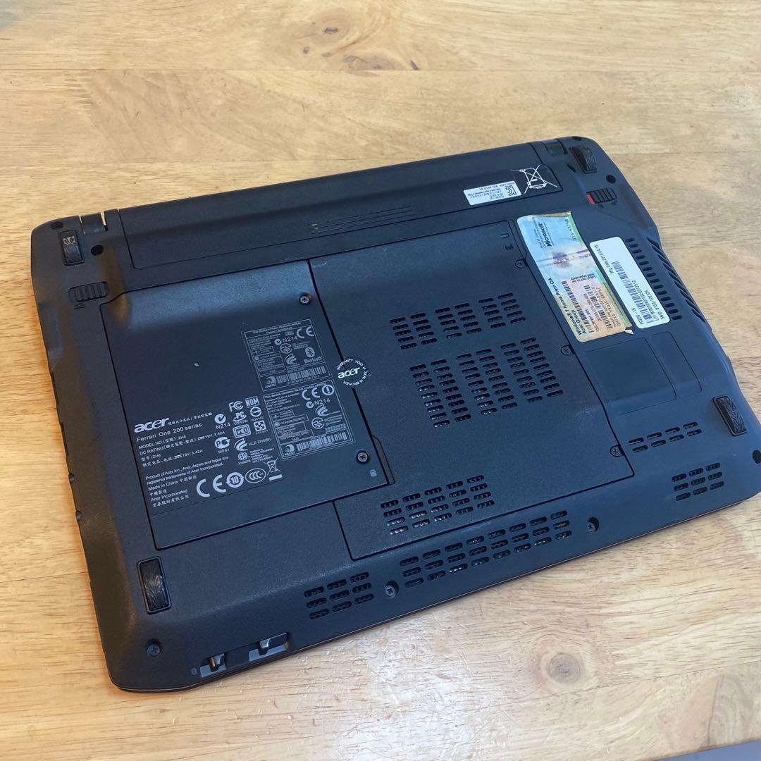 フェラーリワン 200 Acer Ferrari One 200 ノートPC