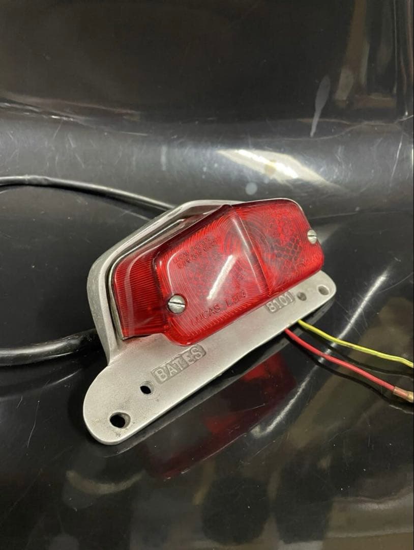 期間限定値下げ　Bates ハーレー　ベイツ トライアンフ　テールランプ