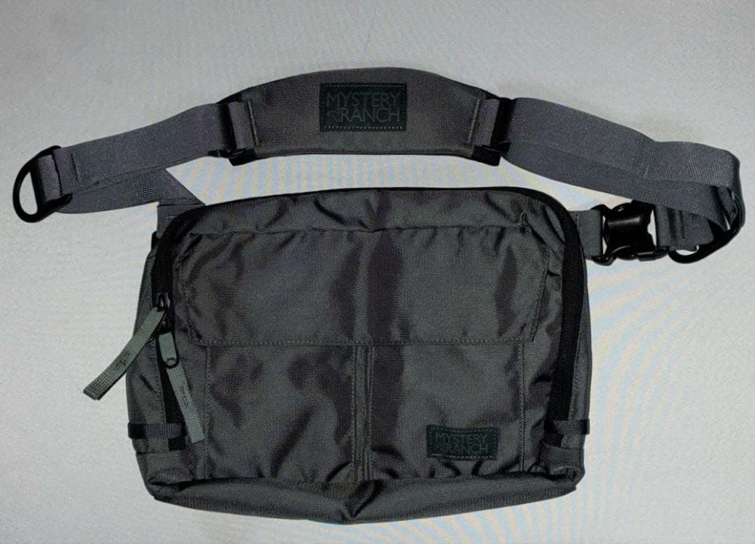 ミステリーランチ ディストリクト8 ミネラルグレー　　ショルダーバッグ