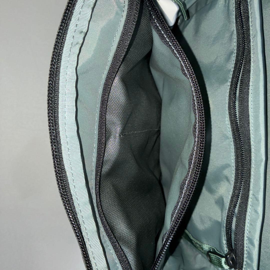 ミステリーランチ ディストリクト8 ミネラルグレー　　ショルダーバッグ