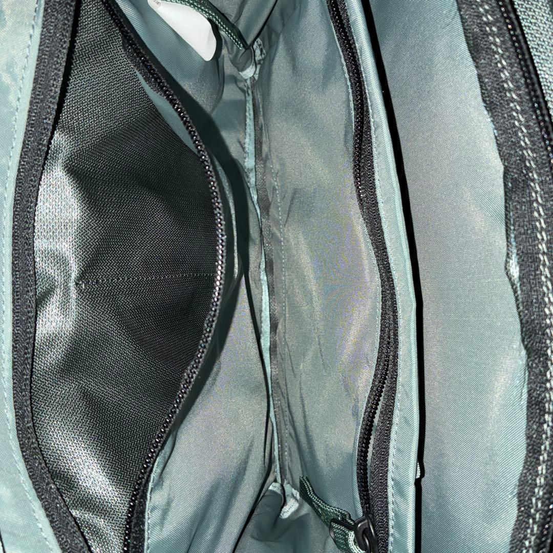 ミステリーランチ ディストリクト8 ミネラルグレー　　ショルダーバッグ