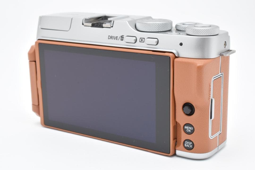 超美品 富士フイルム X-A7 ミラーレスデジタルカメラボディ ブラウン