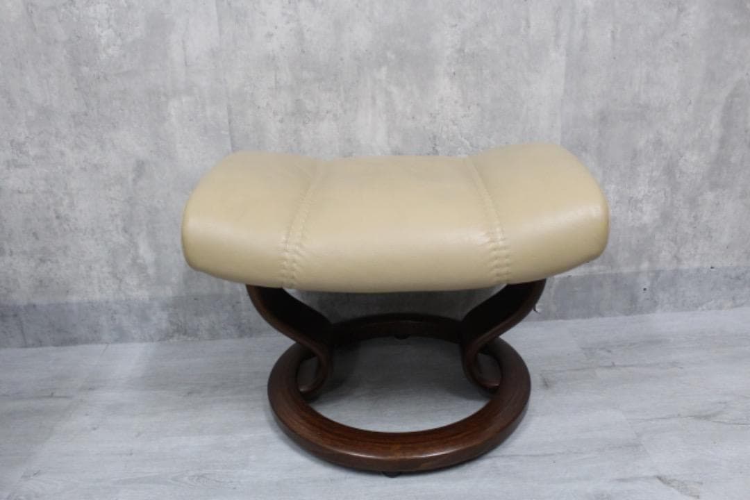 Stressless ベージュ リクライニングチェア　本革