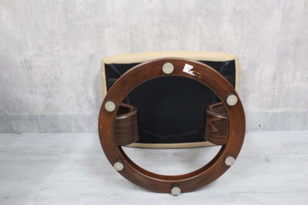 Stressless ベージュ リクライニングチェア　本革