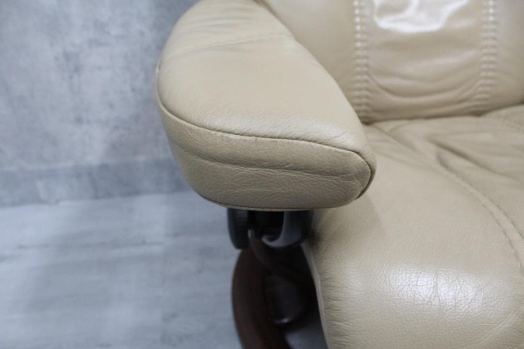 Stressless ベージュ リクライニングチェア　本革