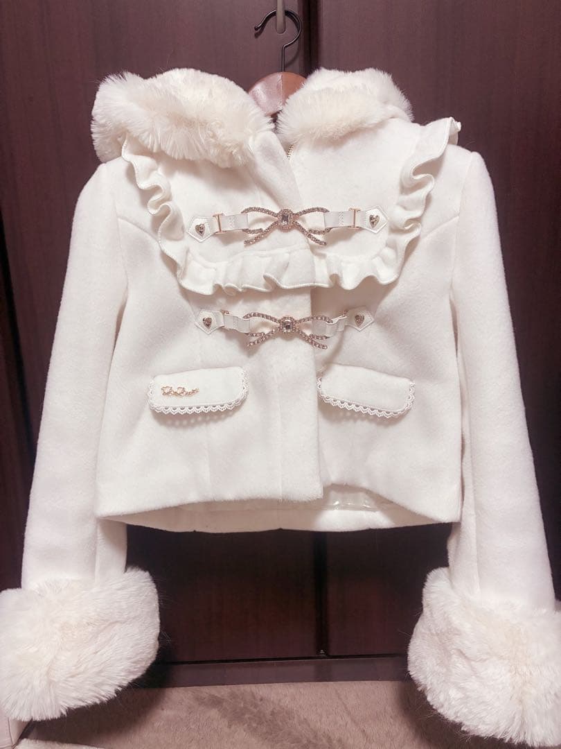 LIZLISA リズリサ ビジューリボンショートコート 白