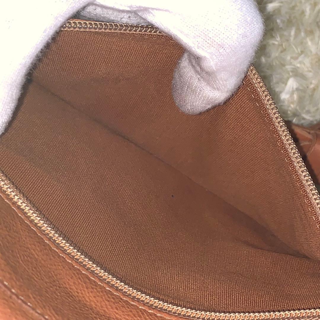 美品✨イルビゾンテ バムバック ボディバッグ レザー ブラウン