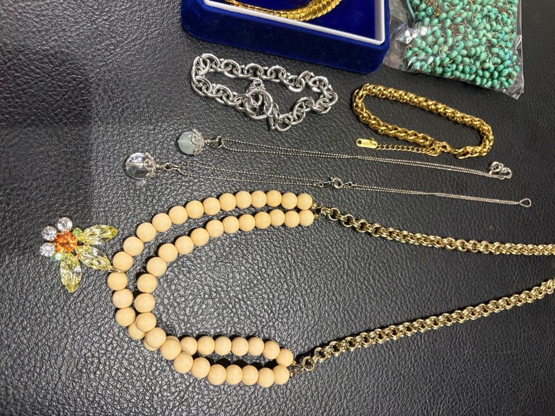 は*ん様 遺品生前整理思い出の品まとめ売りアクセサリー