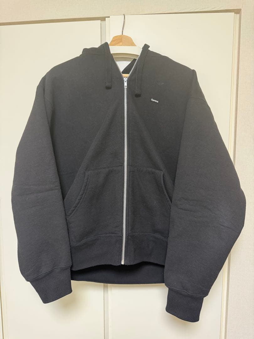 Supreme ブラックパーカー スモールロゴ　ジップアップ