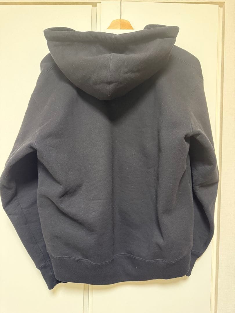 Supreme ブラックパーカー スモールロゴ　ジップアップ