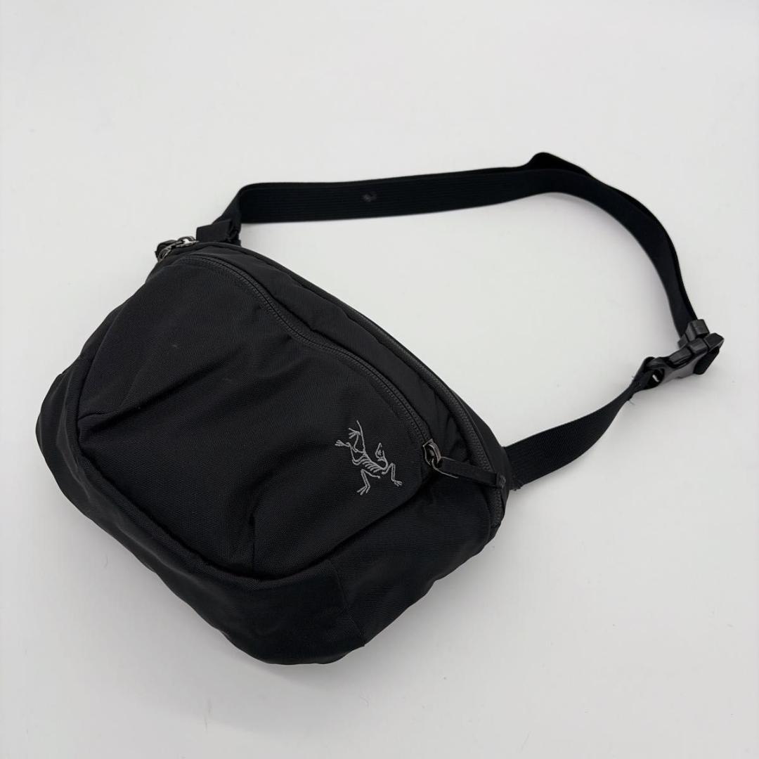 廃盤品 ARC’TERYX MANTIS2 ボディバッグ ショルダー ブラック