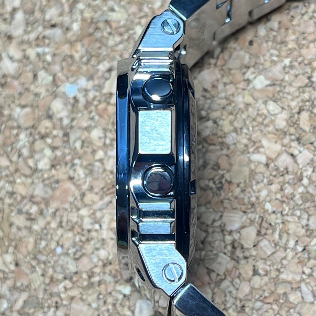 カシオGーSHOCK/GMWーB5000Dー1JFメタリックカバード電波ソーラー