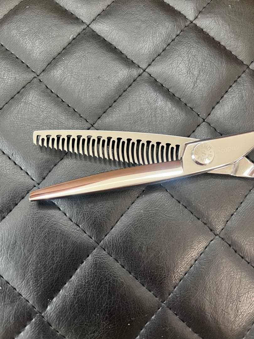 セニングシザー コスモスミス　コスモ　理容　美容　梳きバサミ