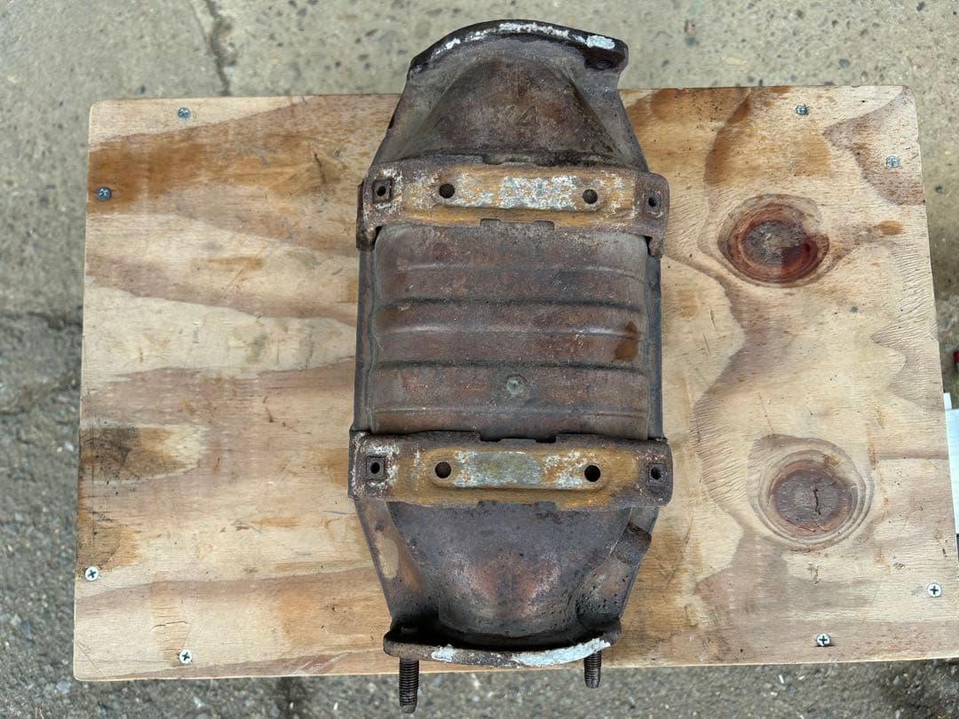 ⭐︎今週限定⭐︎日産　触媒　X4 HCR32