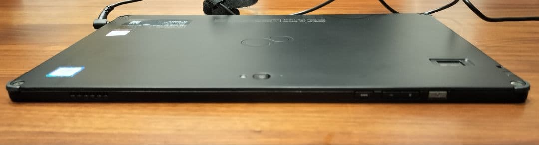 富士通ARROWS Tab Q738/SB Corei5 8350u Win11