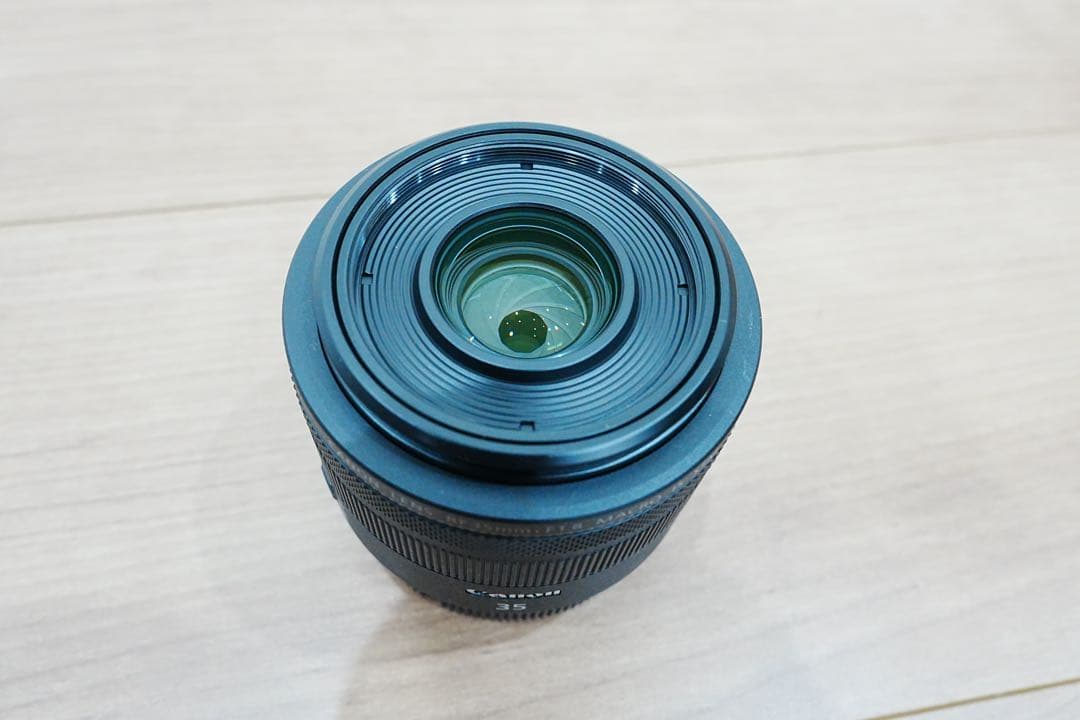 RF35mm F1.8 マクロ IS STM レンズフード・フィルター付き