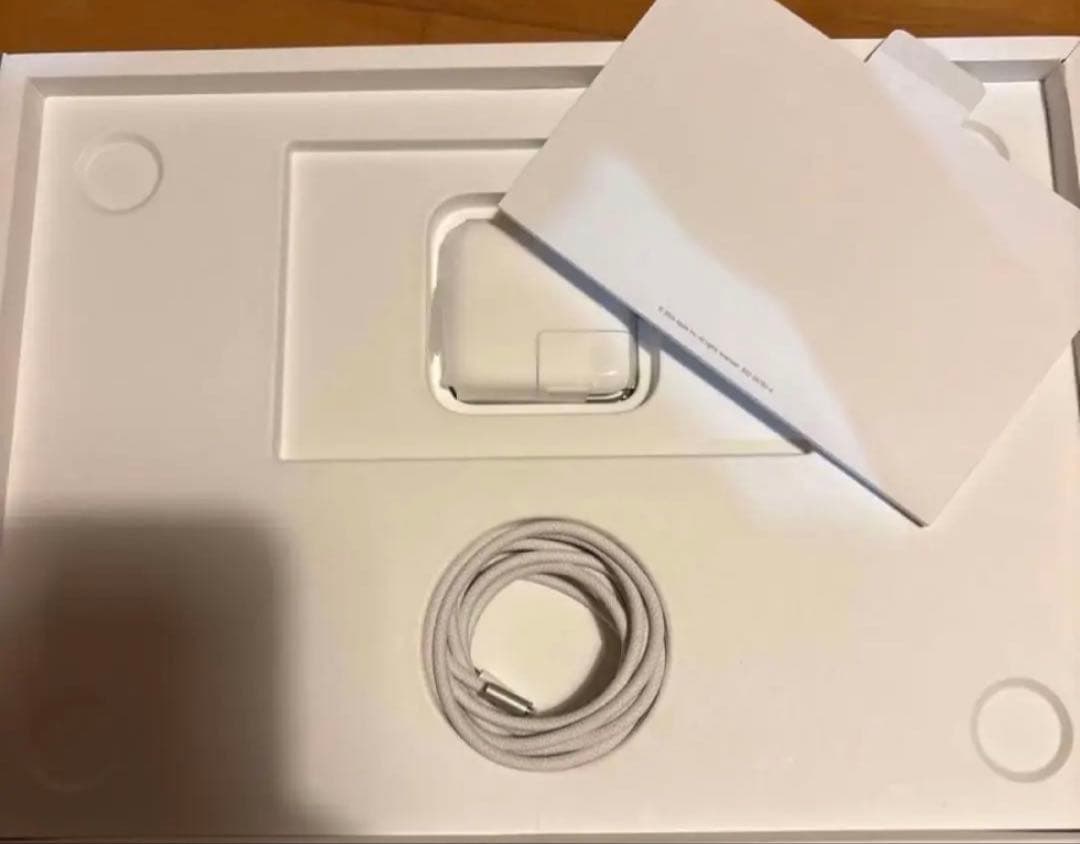 【美品】MacBook Air スターライト　付属品あり