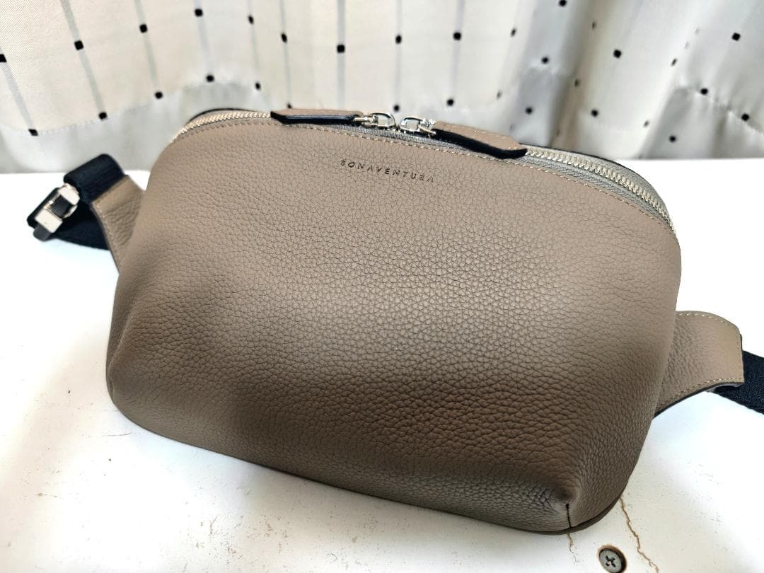 未使用品 ボナベンチュラ リアム クロスボディバッグ ショルダーバッグ エトープ