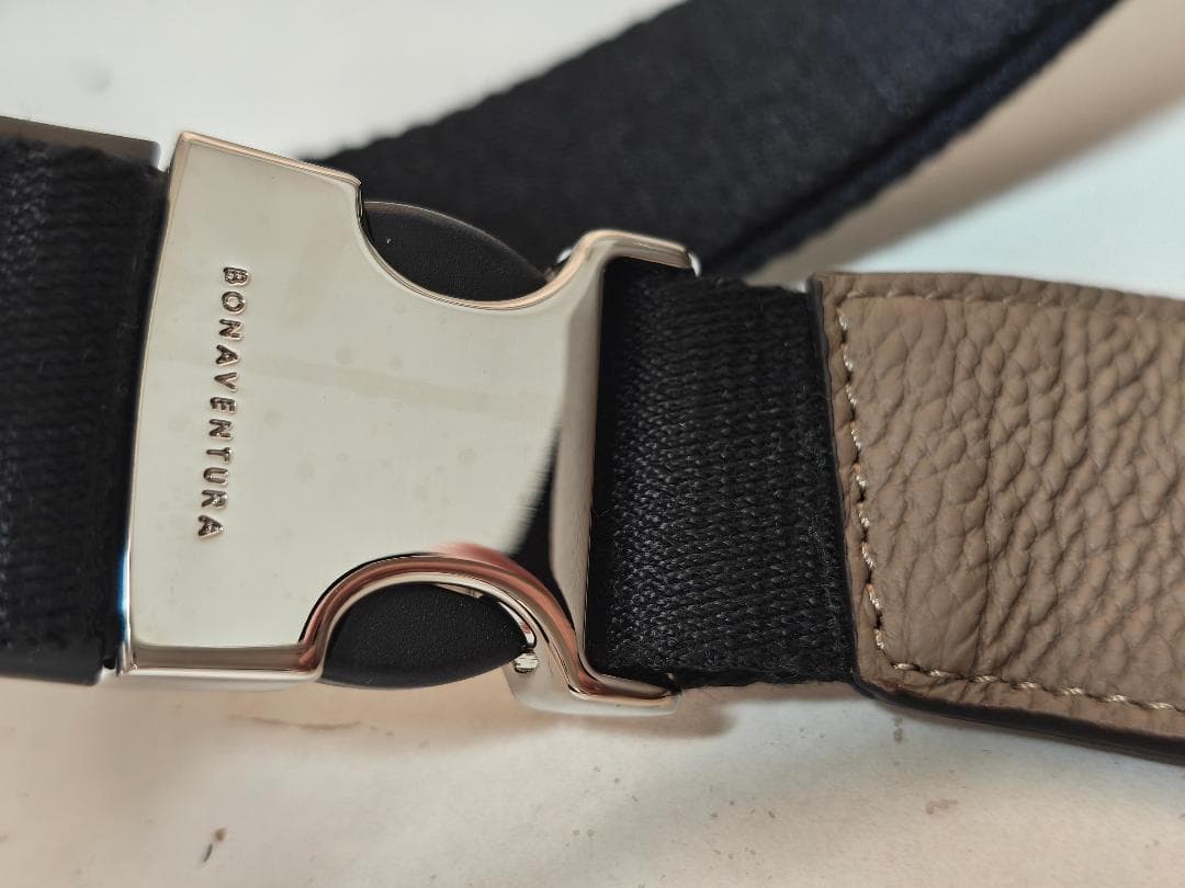 未使用品 ボナベンチュラ リアム クロスボディバッグ ショルダーバッグ エトープ