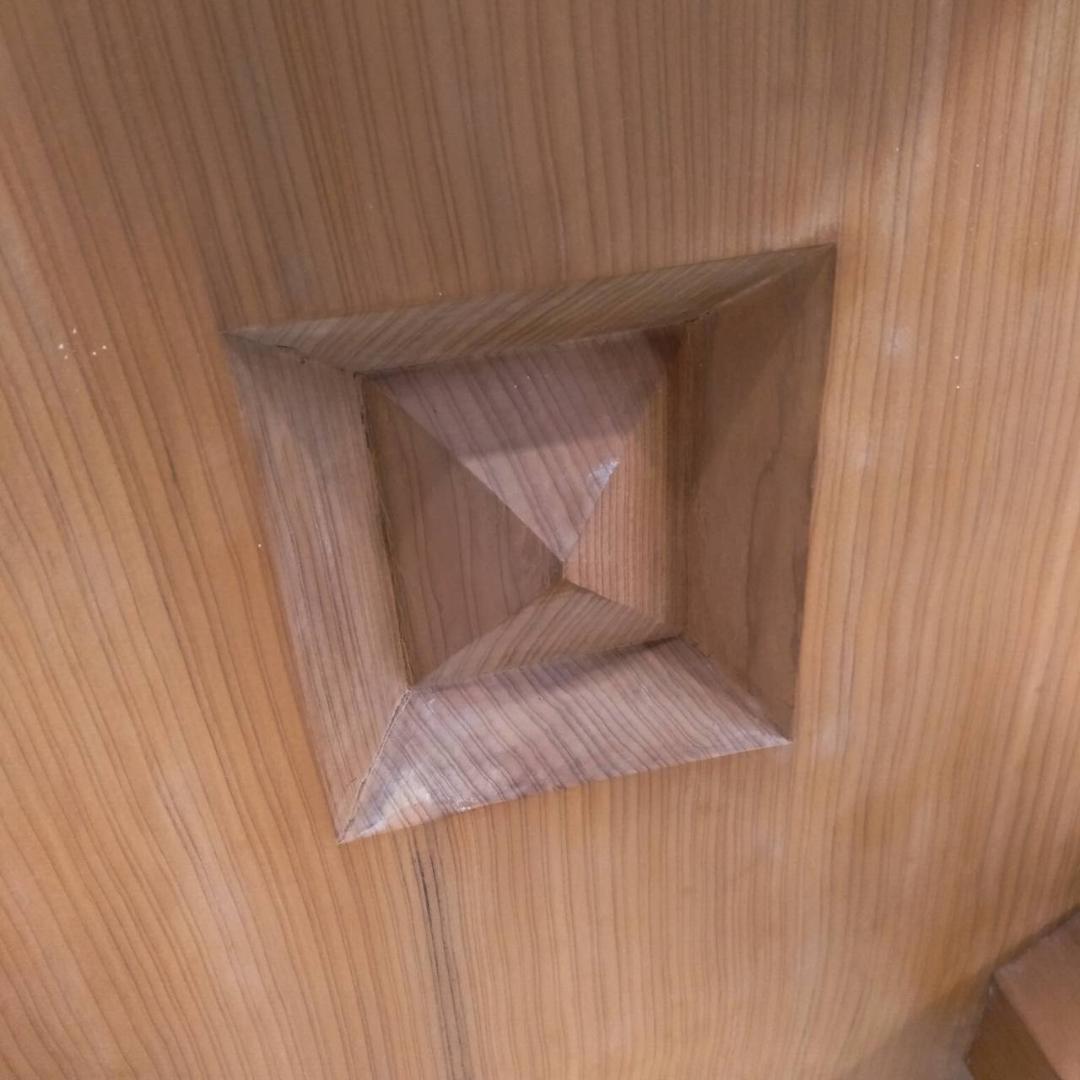 【良品】碁盤 本榧 天柾 ヘソ付き 脚付き 厚み17cm