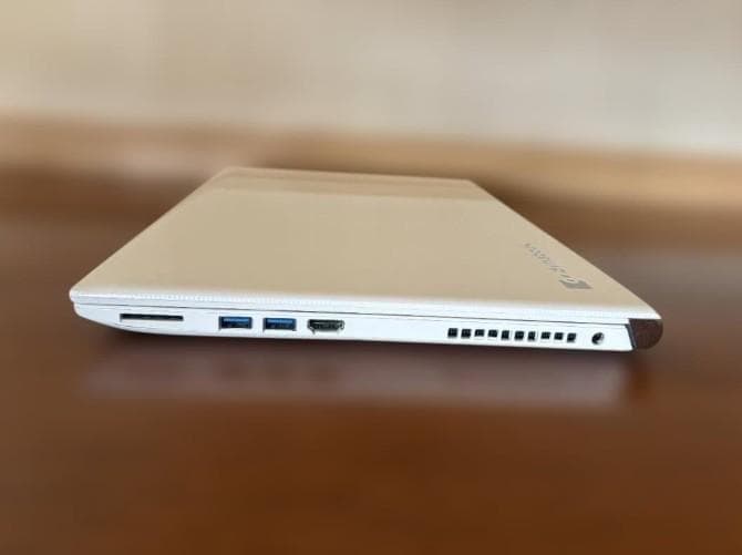 【tetsuji】動作確認済み東芝 dynabook P1-E4JN-EW