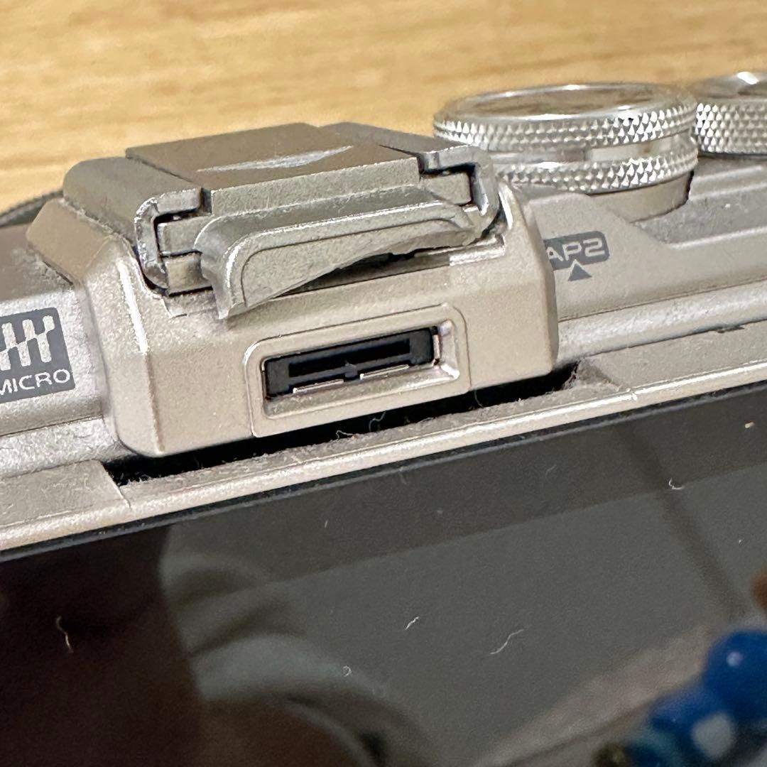 OLYMPUS PEN E-PL8 EZダブルズームキット ブラック