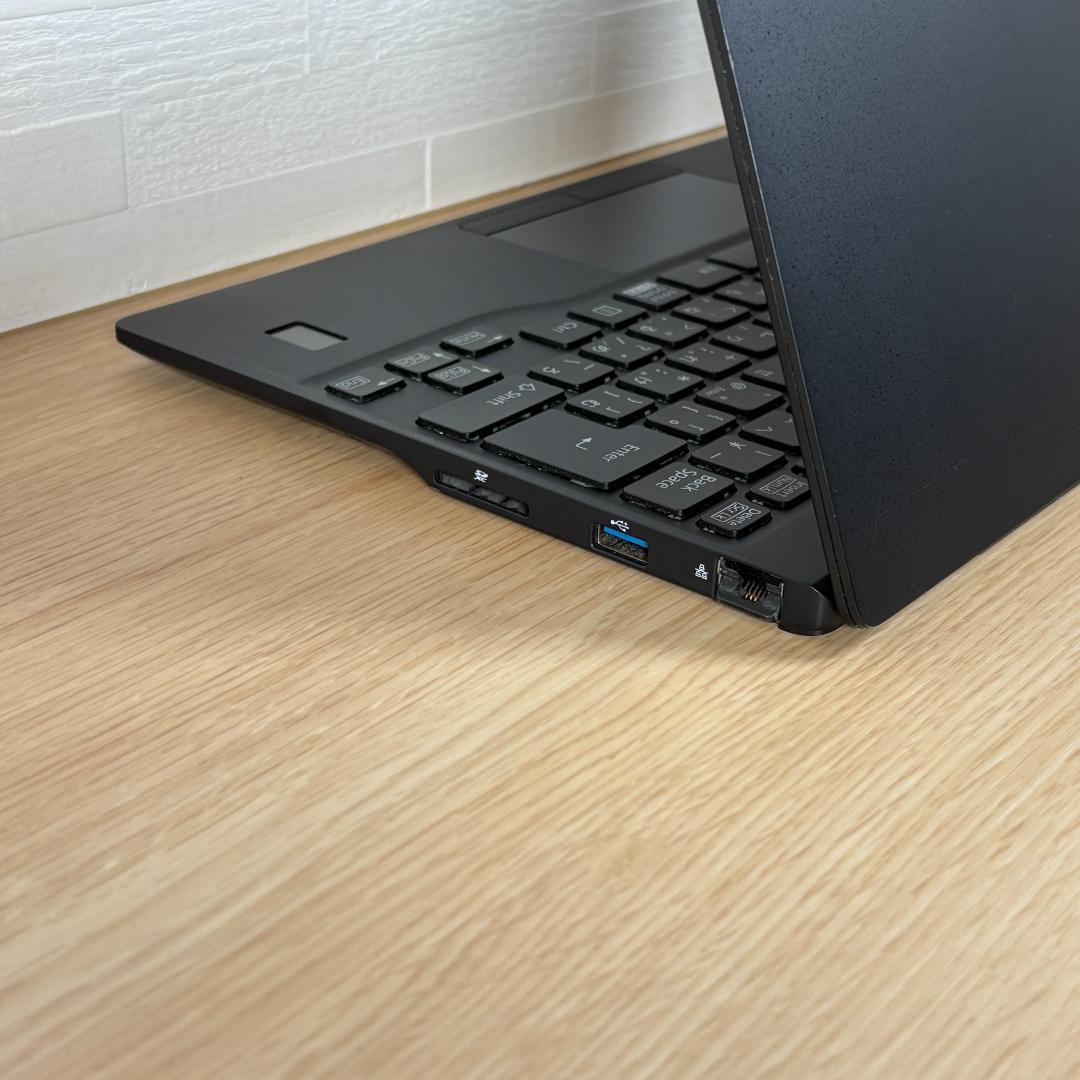 富士通　11世代i5　ノートパソコン　Windows11　ハイエンド　AI　14